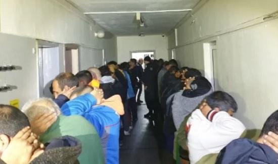 60 задържани при спецакция в село Розино